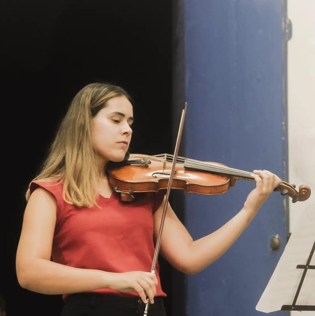 Teófilo otonense Sâmara Lorentz se destaca após aprovada no concurso de