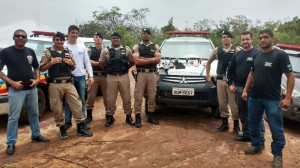 Operação das policias Militar e Civil resultou em apreensões de veiculo irregular, armas e munições em Virgem da Lapa