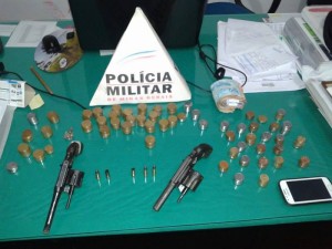 Armas apreendidas usadas no assalto em Mata Verde