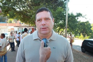 O secretário de Saúde, Fernando Barbosa, em sua fala enfatiza o tom de união. “É importante que a população, junto a nossa grande equipe, faça um trabalho de colocar “para fora” todos aqueles materiais que possam servir de ambiente para a proliferação da larva do mosquito”