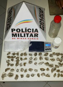 Material apreendido pelos militares 