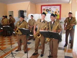 Participação da Banda de Música da 15ª RPM na creche do Bairro Pindorama