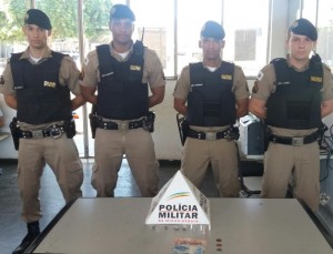 Equipe (Esq/Dir): Soldado Rocha, sargento Martins, soldado Rafael e o sargento Jaime