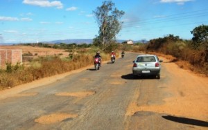 Descaso com rodovias no Vale do Jequitinhonha causa prejuízos imensuráveis