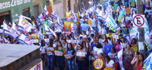 Campanha à reeleição do prefeito Getúlio Neiva realiza caminhada pelo bairro Palmeiras