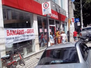 Bancários de Teófilo Otoni aderem à greve nacional