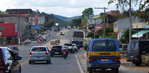 Servidores do transporte escolar afirmam que o governo do estado não cumpriu o acordo e decidem suspender às atividades