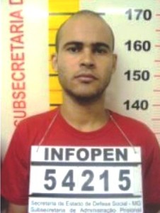 Foragido do presídio acusado de matar escrivão é preso após trocar tiros com a polícia