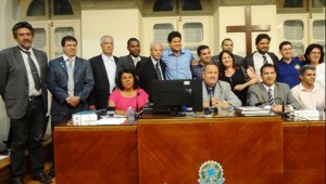 Parlamentares, vereadores eleitos Fábio Lemes, Filipe Costa e Melquisedeque Santos e Rui Carlos (este, de Ladainha) após sessão da Câmara Municipal