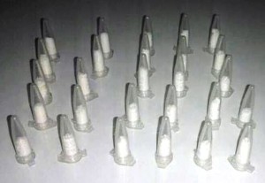 Ao todo, 27 frascos de cocaína foram apreendidos