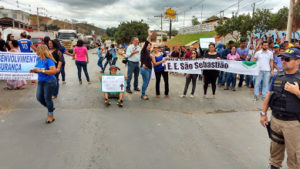 Segundo a organização do protesto, caso a resposta prometida, para 45 dias, por parte do Dnit, em abrir edital de licitação para a construção de 04 passarelas no perímetro urbano da BR-116 em Teófilo Otoni, outras manifestações como esta serão realizadas no local