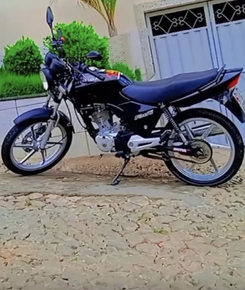 Jovem tem moto de trabalho furtada em Novo Cruzeiro durante a madrugada