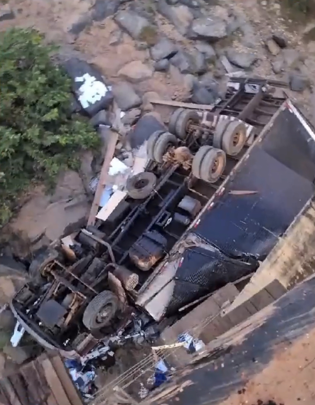 Veja situação do local do acidente que vitimou o motorista de um caminhão na ponte de Berilo; Diário passou no trecho em 2019; Confira