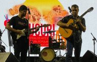 Pai e filho, de T. Otoni, Édson Colares e Luís Colares, vencem com a melhor música do  Festival da Canção do MucuriArte