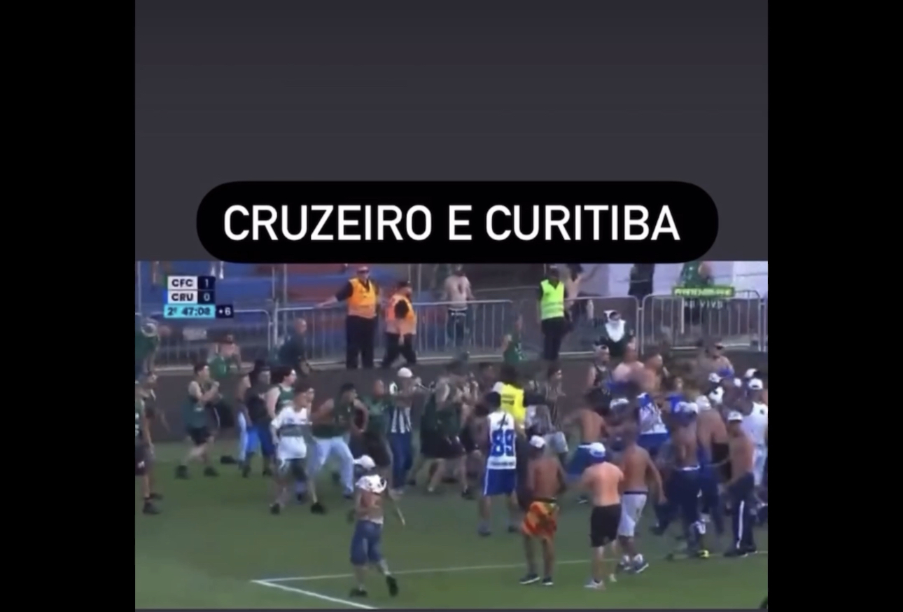 Vergonha: torcidas do Cruzeiro e Coritiba entram em confronto dentro de campo no final do jogo