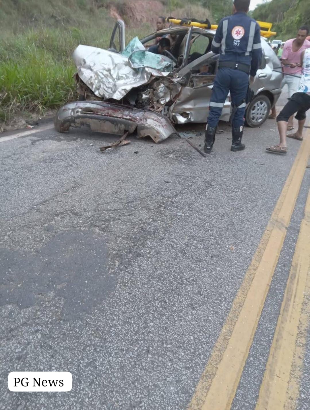 Tragédia: Três pessoas morreram em acidente entre 2 carros próximo a Malacacheta neste domingo