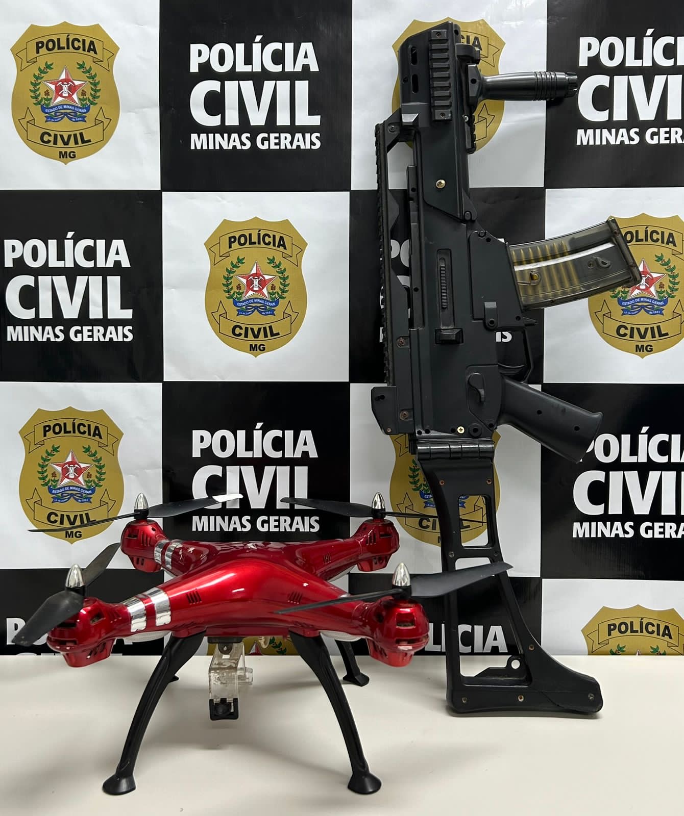 Polícia Civil apreende fuzil HK e drone utilizado por faccionados do crime  em Teófilo Otoni