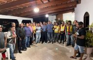 Lucas Miglio e ex-vereador Takinha fazem reunião com cerca de 50 mototaxistas em Teófilo Otoni